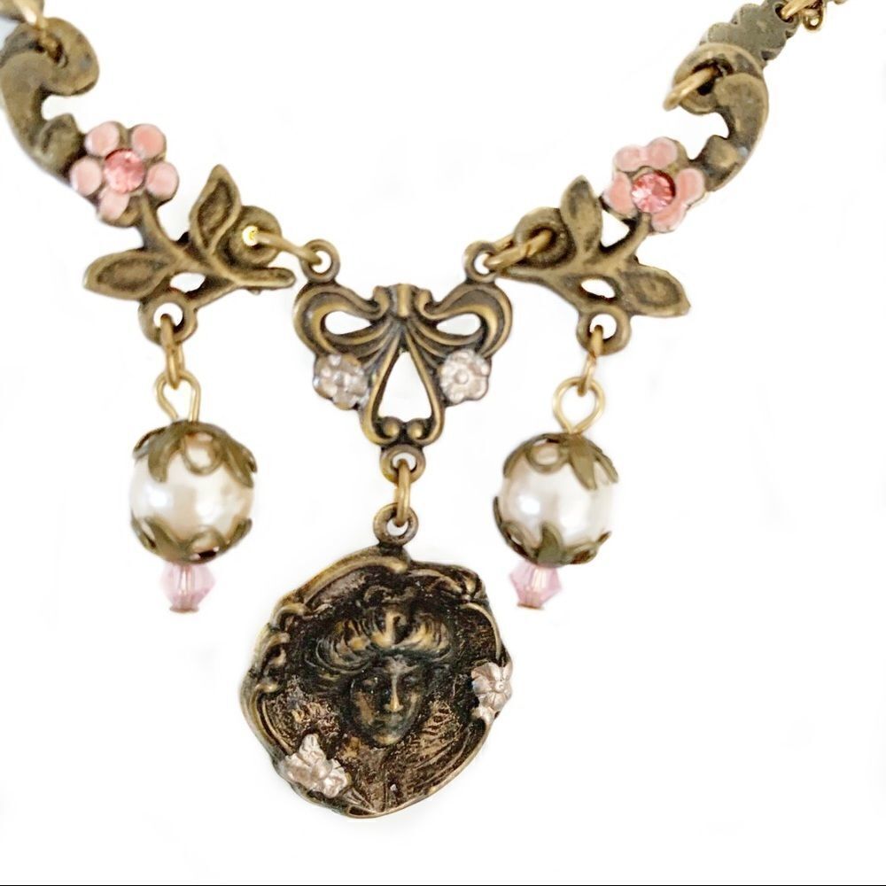 Vtg Banana Bob Victorian portrait pendant necklace gold pearl pink crystal 17”